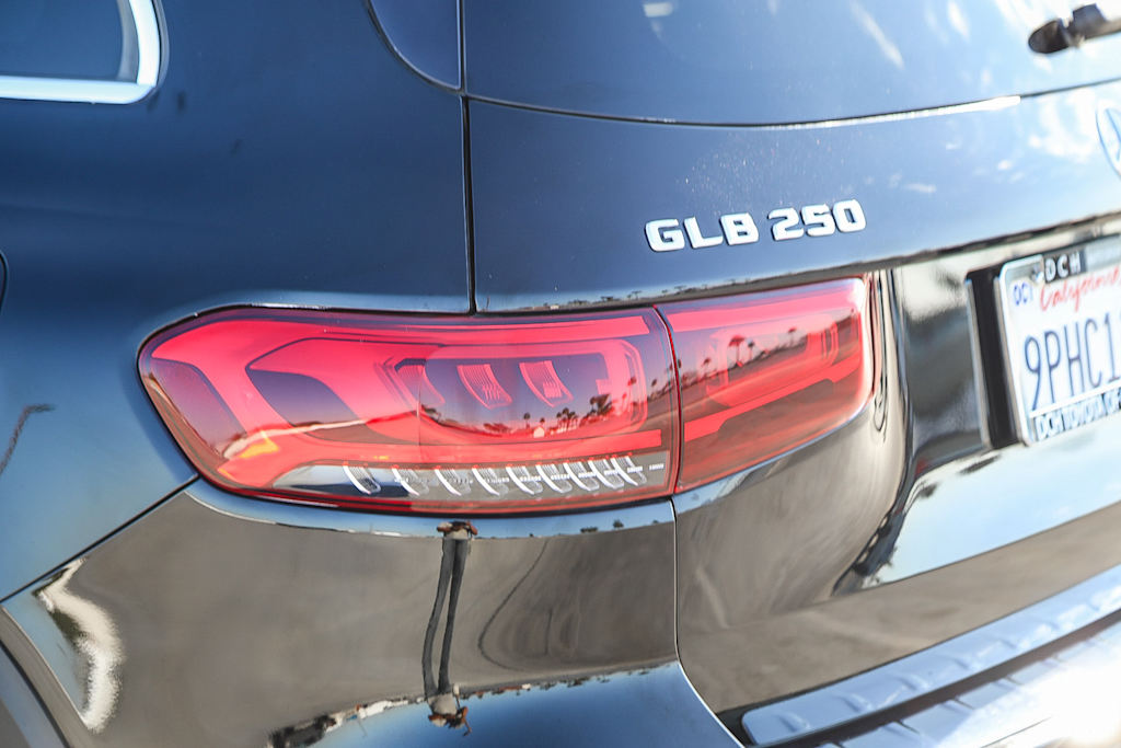 Thumbnail: 2021 Mercedes-Benz GLB - 20
