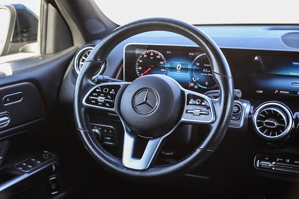 Thumbnail: 2021 Mercedes-Benz GLB - 12