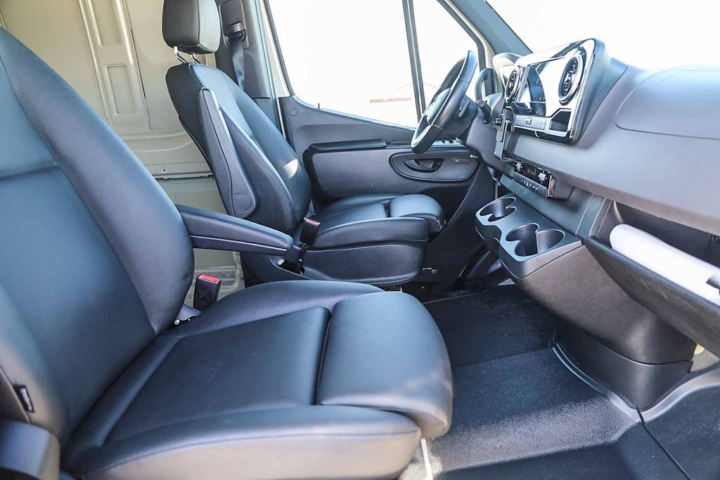 Thumbnail: 2022 Mercedes-Benz Sprinter - 9