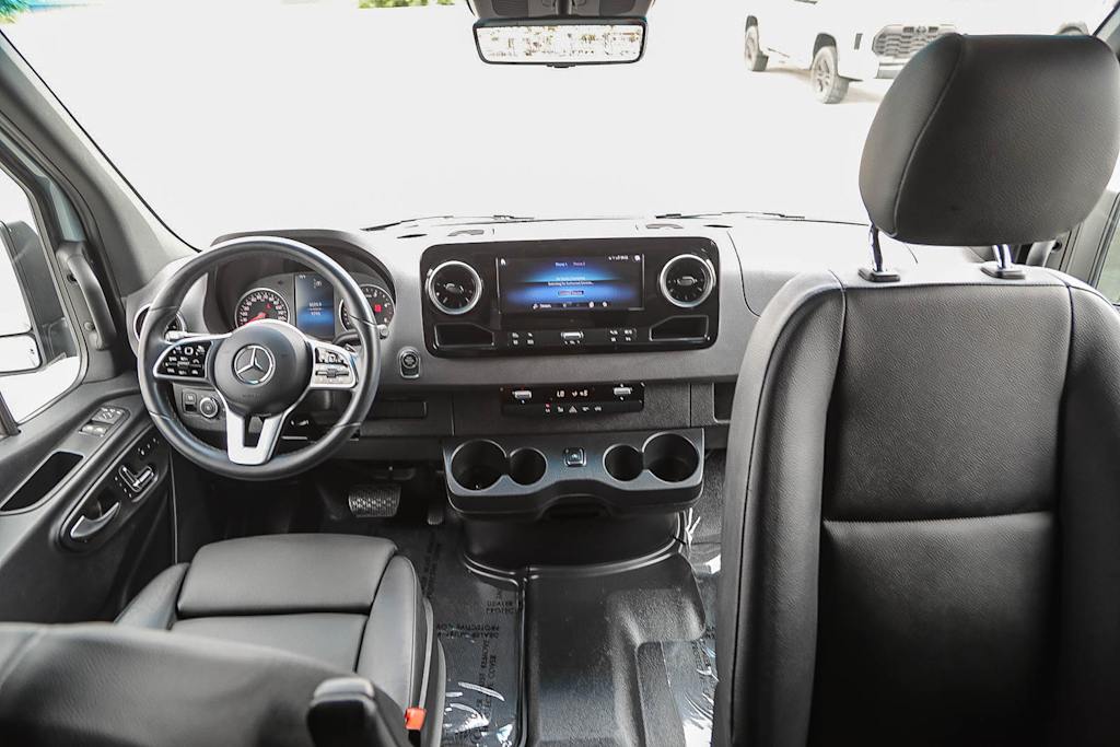 Thumbnail: 2024 Mercedes-Benz Sprinter - 2