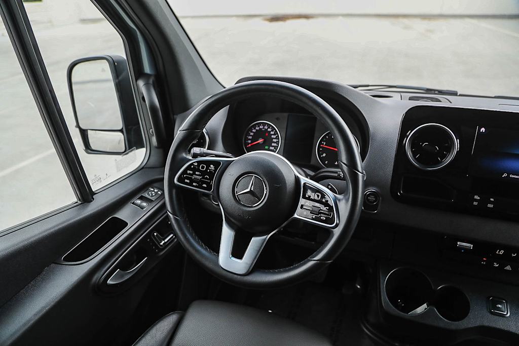 Thumbnail: 2024 Mercedes-Benz Sprinter - 8