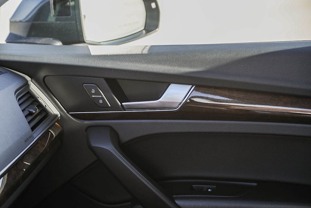 Thumbnail: 2020 Audi Q5 - 23