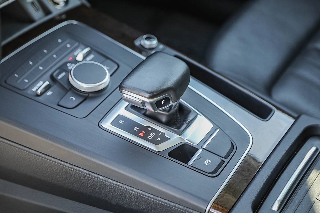 Thumbnail: 2020 Audi Q5 - 13