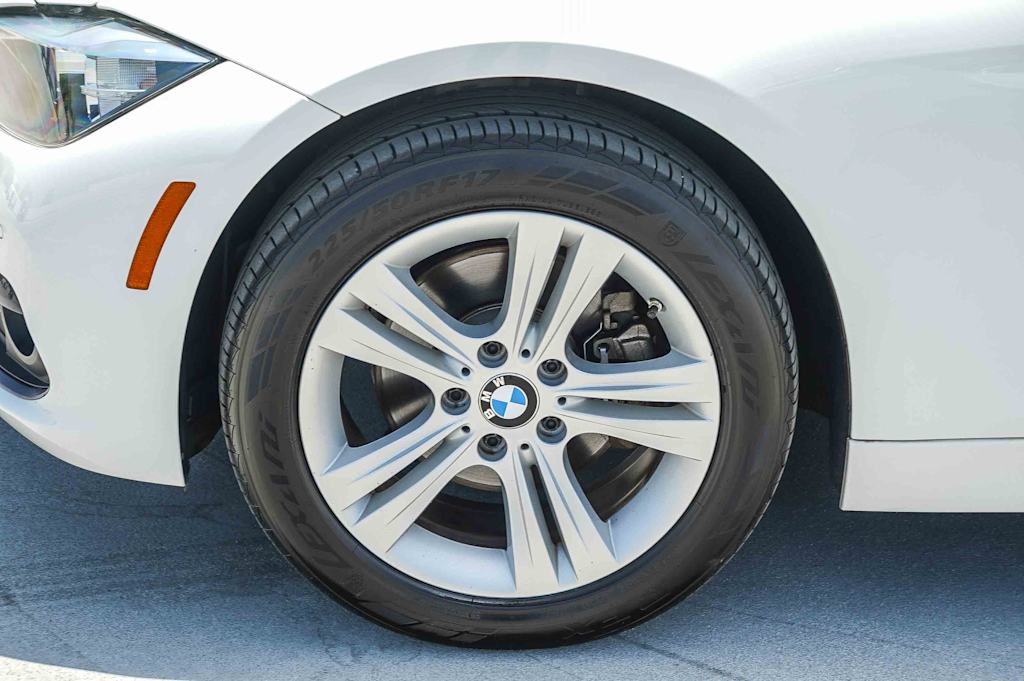 Thumbnail: 2016 BMW 3 Series - 7