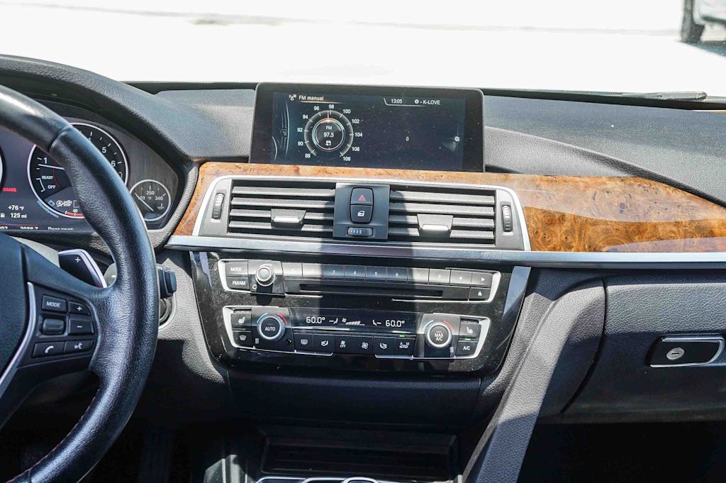 Thumbnail: 2016 BMW 3 Series - 13