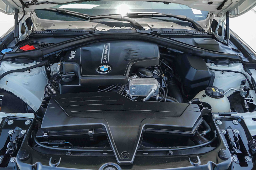 Thumbnail: 2016 BMW 3 Series - 8