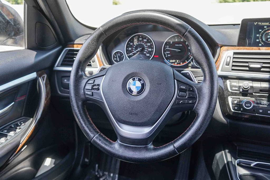 Thumbnail: 2016 BMW 3 Series - 9