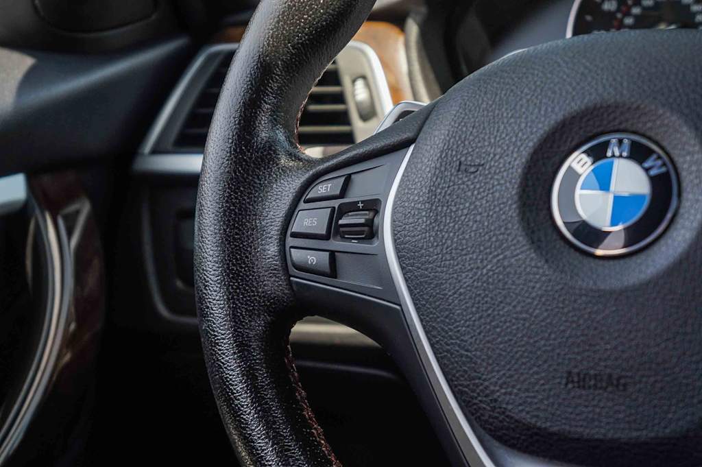 Thumbnail: 2016 BMW 3 Series - 24