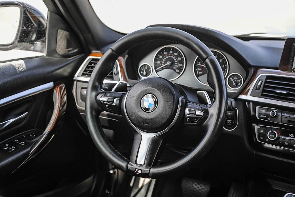 Thumbnail: 2016 BMW 3 Series - 12