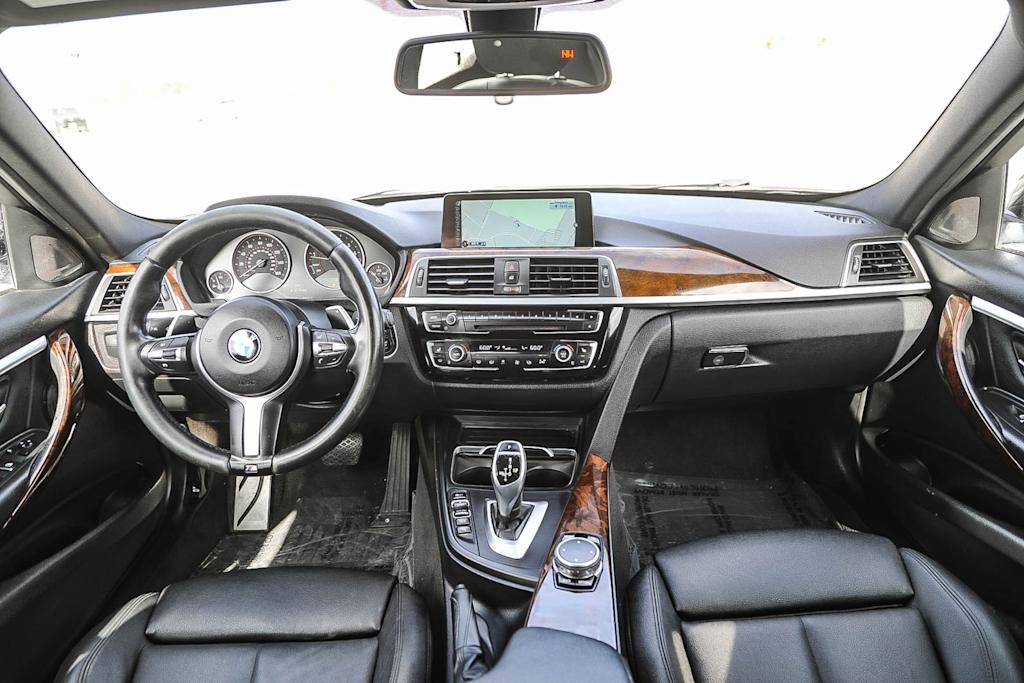 Thumbnail: 2016 BMW 3 Series - 2