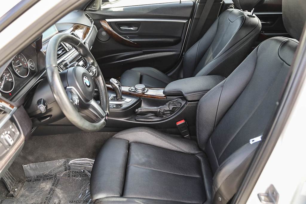 Thumbnail: 2016 BMW 3 Series - 10