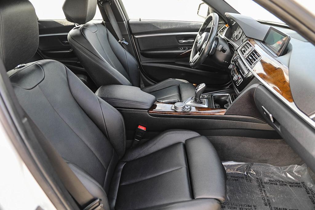 Thumbnail: 2016 BMW 3 Series - 9