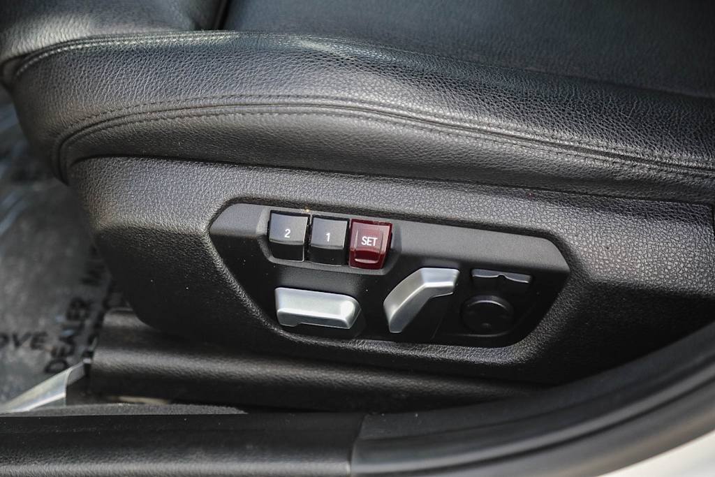 Thumbnail: 2016 BMW 3 Series - 23