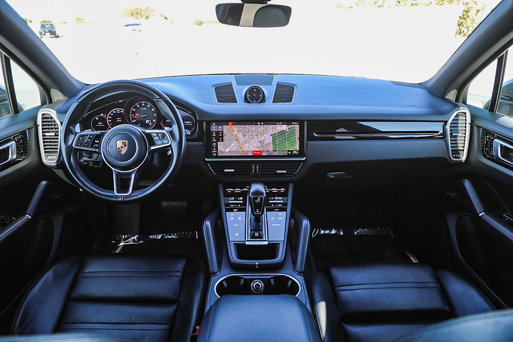 Thumbnail: 2019 Porsche Cayenne - 2