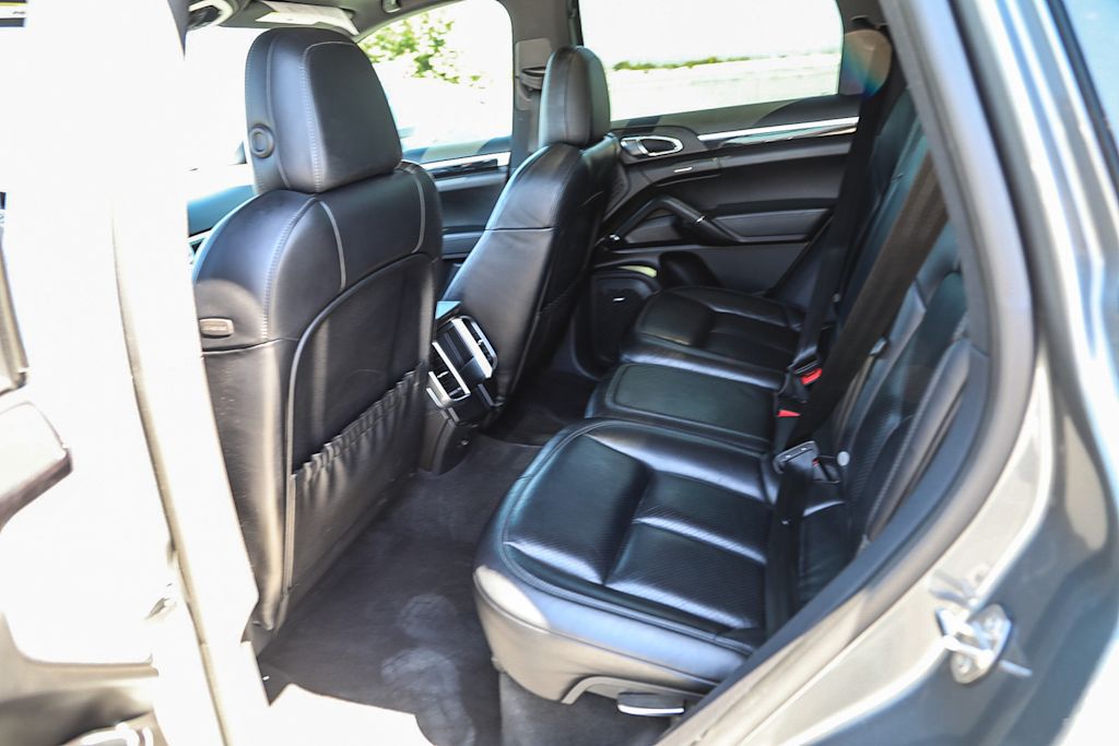 Thumbnail: 2018 Porsche Cayenne - 11