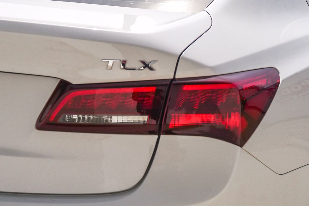 Thumbnail: 2015 Acura TLX - 12