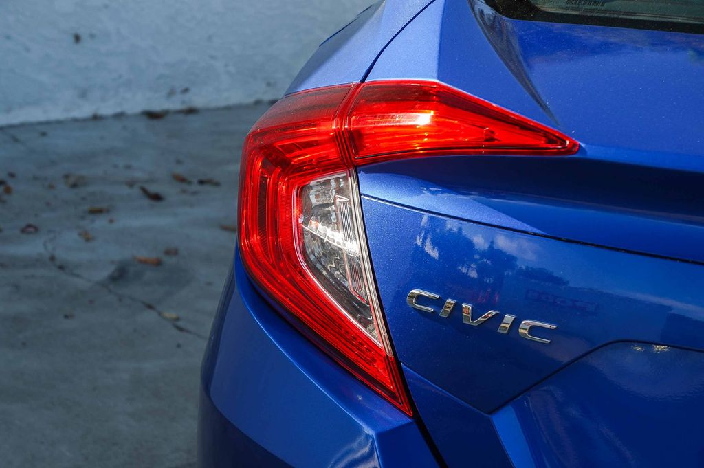 Thumbnail: 2017 Honda Civic - 6