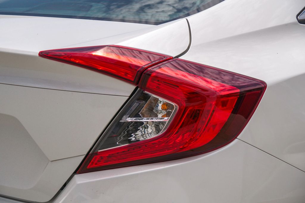 Thumbnail: 2016 Honda Civic - 12