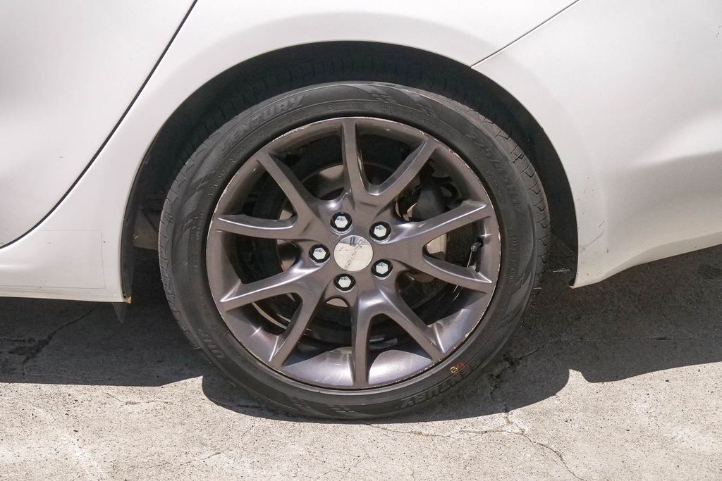 Thumbnail: 2016 Dodge Dart - 9