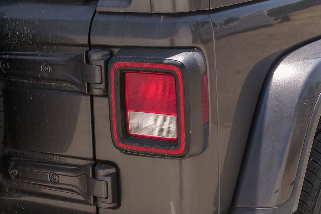 Thumbnail: 2020 Jeep Wrangler - 12