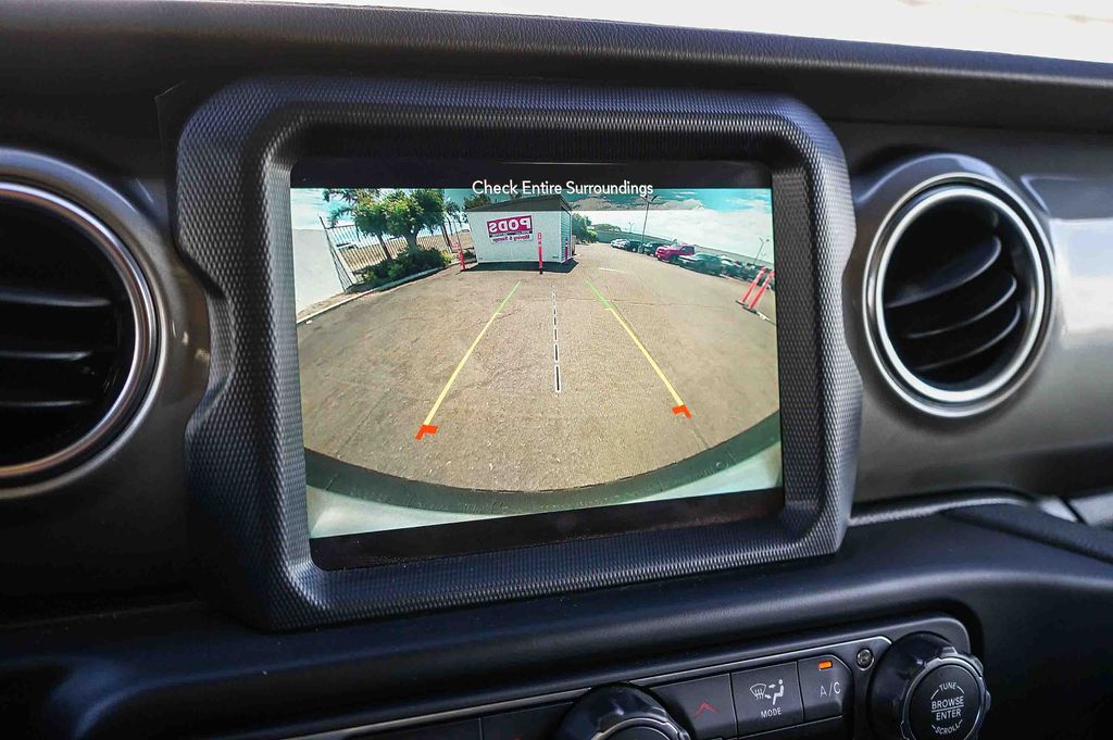 Thumbnail: 2020 Jeep Wrangler - 27