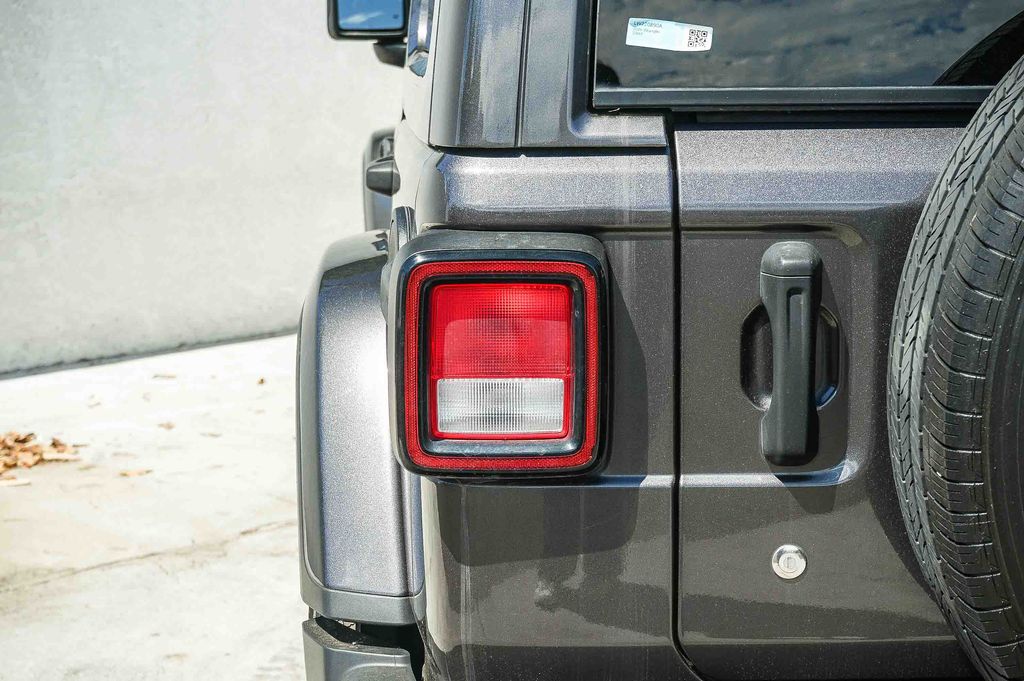 Thumbnail: 2020 Jeep Wrangler - 19