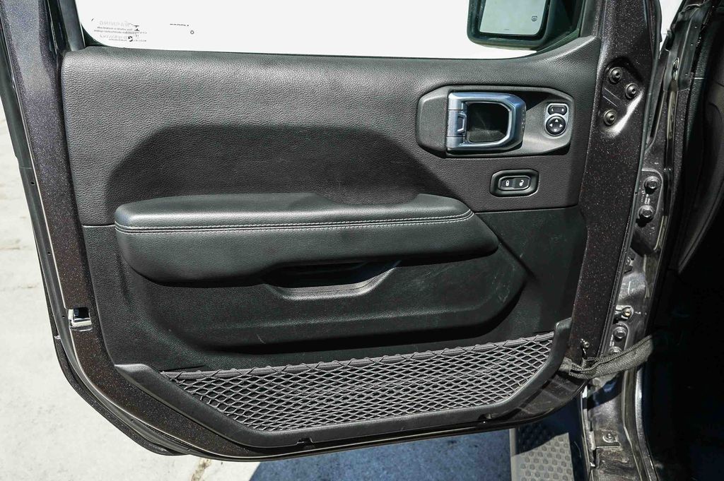 Thumbnail: 2020 Jeep Wrangler - 25