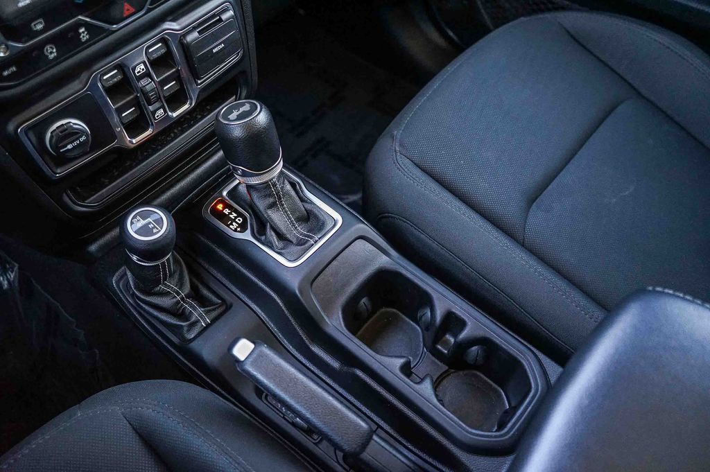 Thumbnail: 2020 Jeep Wrangler - 26