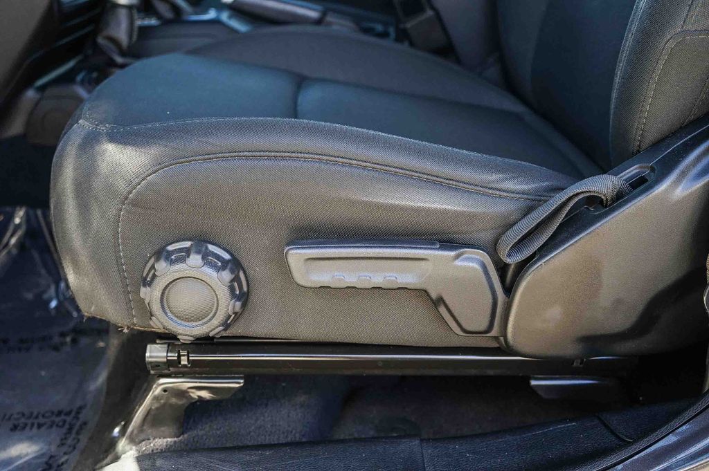 Thumbnail: 2020 Jeep Wrangler - 24