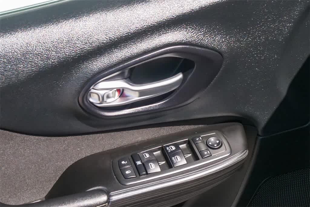 Thumbnail: 2014 Jeep Cherokee - 23