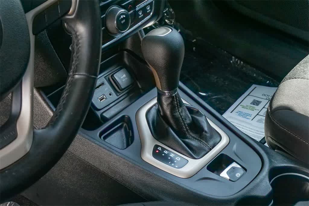 Thumbnail: 2014 Jeep Cherokee - 14