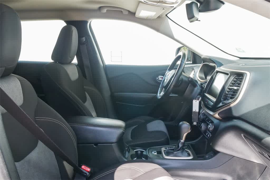 Thumbnail: 2014 Jeep Cherokee - 9