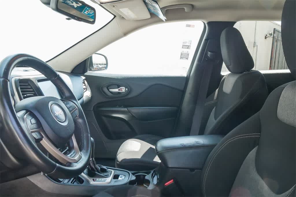 Thumbnail: 2014 Jeep Cherokee - 10