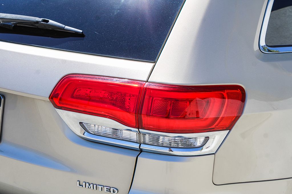 Thumbnail: 2014 Jeep Grand Cherokee - 18