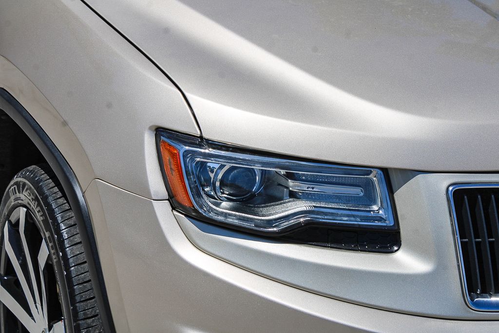 Thumbnail: 2014 Jeep Grand Cherokee - 15