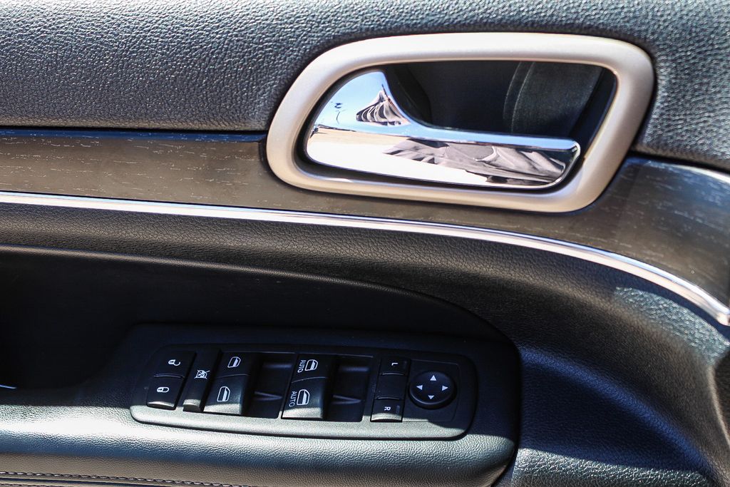 Thumbnail: 2014 Jeep Grand Cherokee - 20