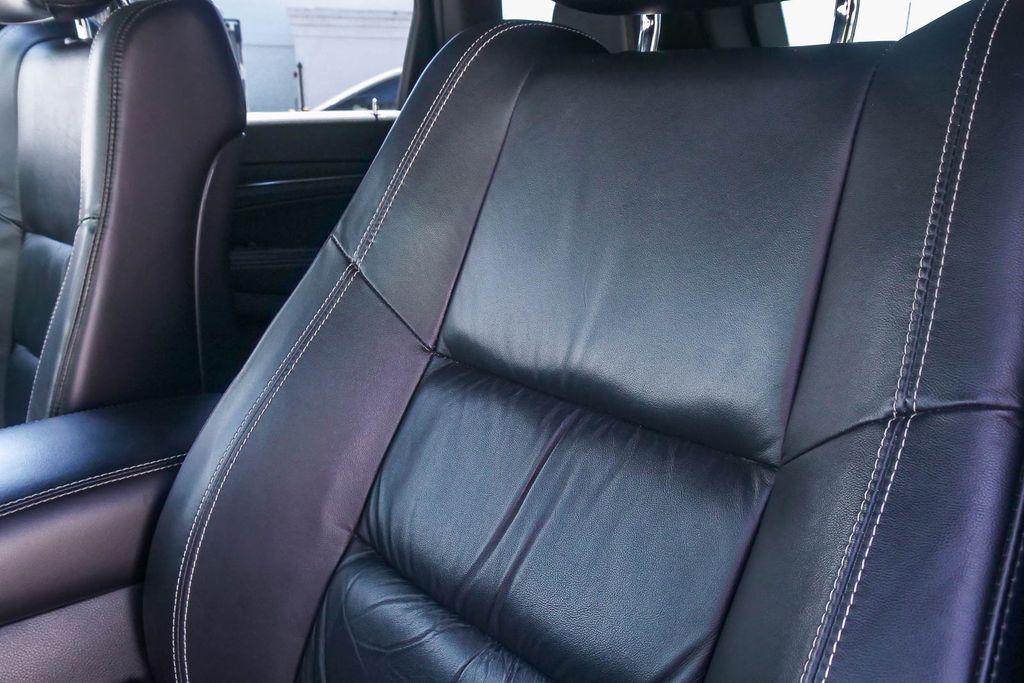 Thumbnail: 2016 Jeep Grand Cherokee - 24