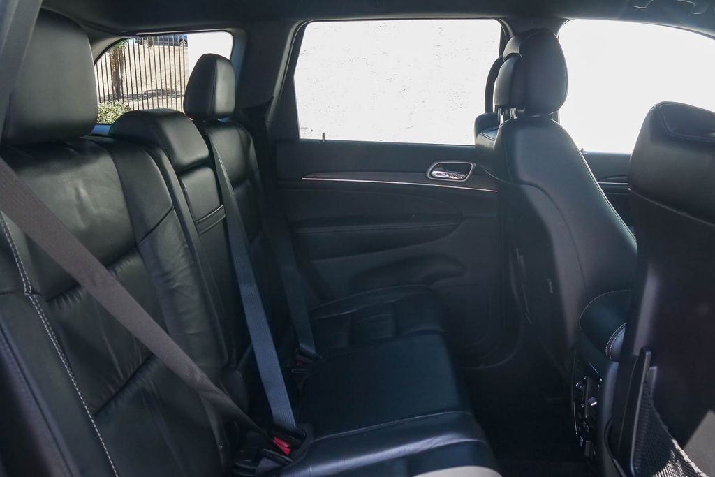 Thumbnail: 2016 Jeep Grand Cherokee - 11