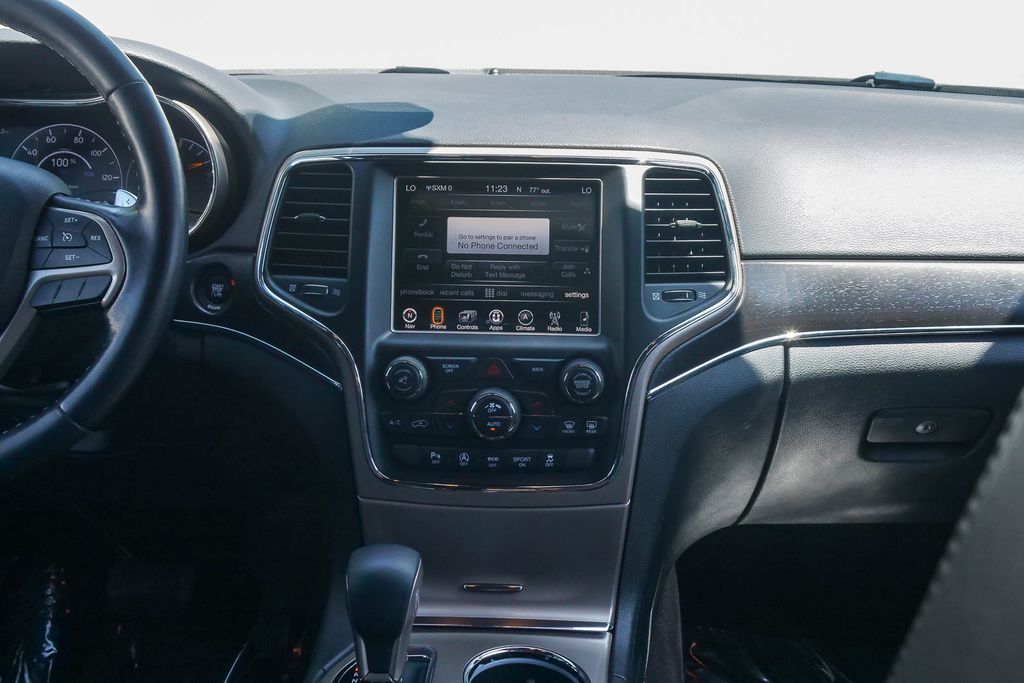 Thumbnail: 2016 Jeep Grand Cherokee - 8