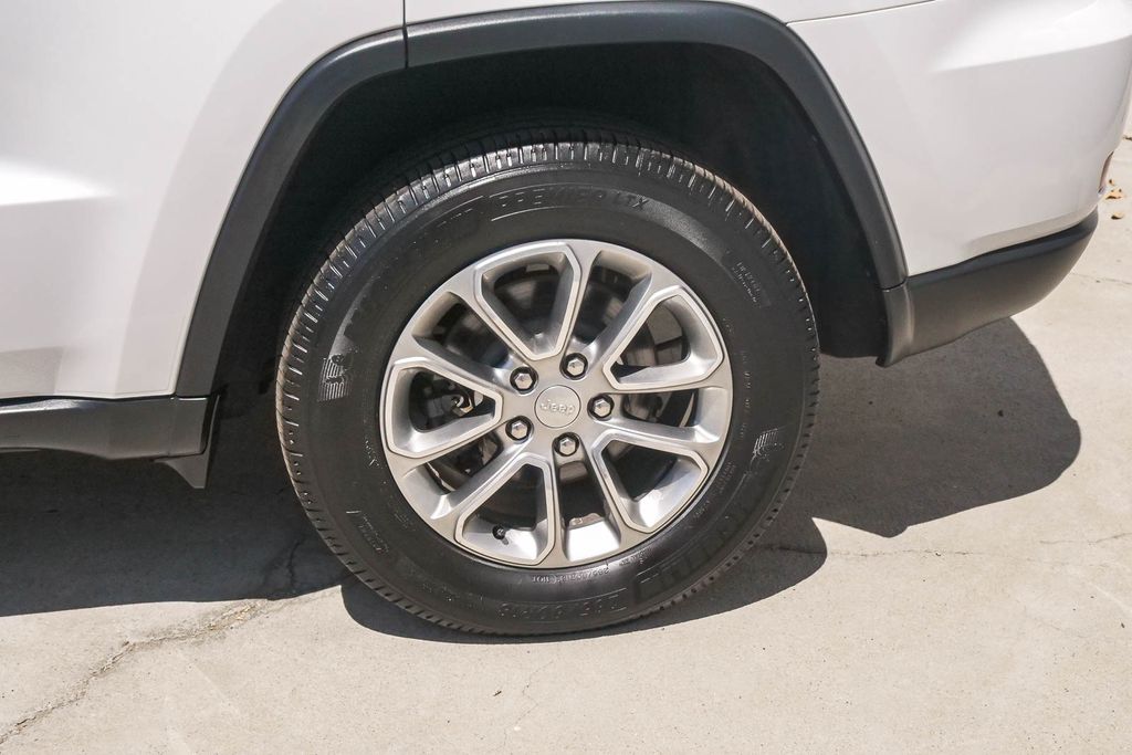 Thumbnail: 2016 Jeep Grand Cherokee - 19