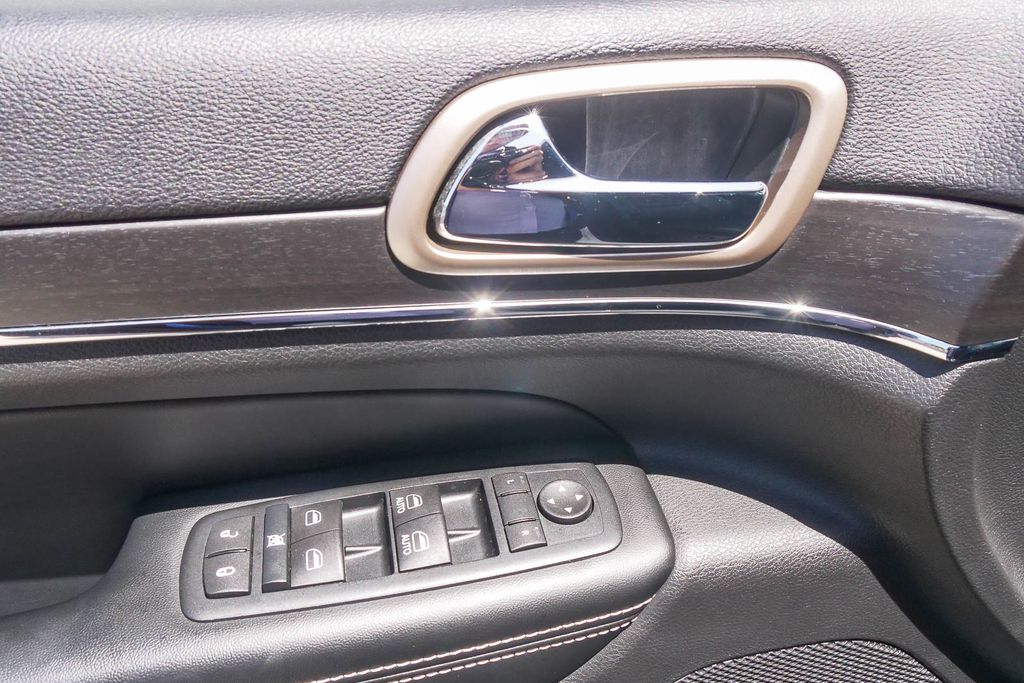 Thumbnail: 2016 Jeep Grand Cherokee - 22