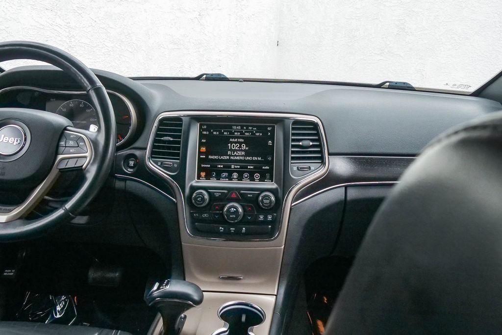 Thumbnail: 2015 Jeep Grand Cherokee - 8