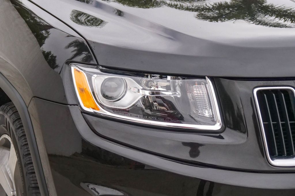 Thumbnail: 2015 Jeep Grand Cherokee - 18