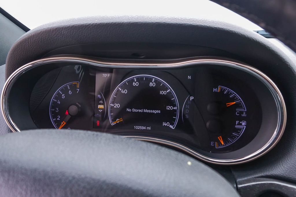 Thumbnail: 2015 Jeep Grand Cherokee - 15