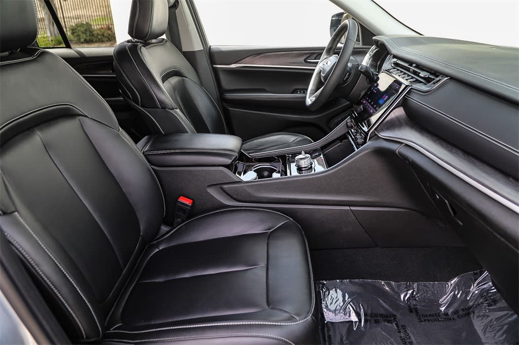 2023 Jeep Grand Cherokee Limited Edition 10