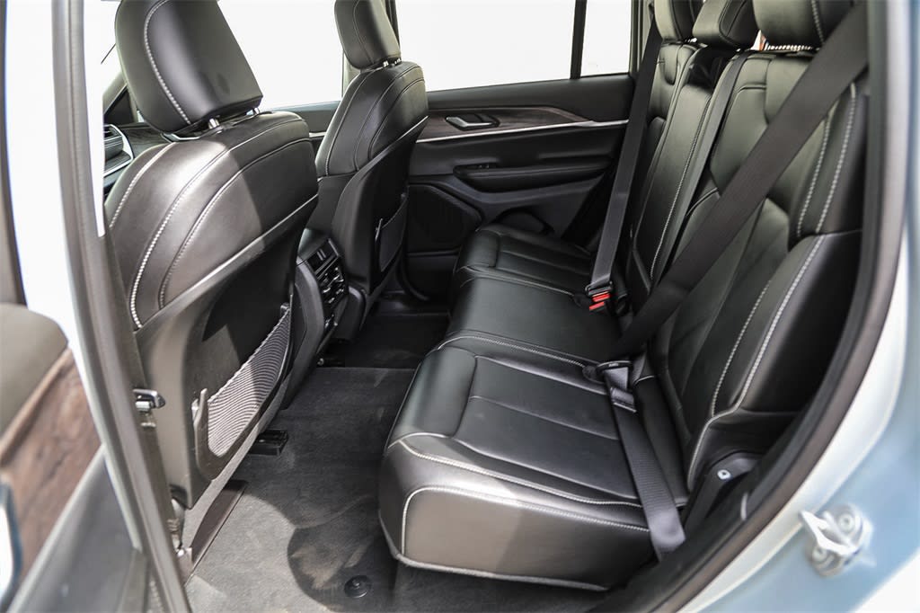 2023 Jeep Grand Cherokee Limited Edition 12