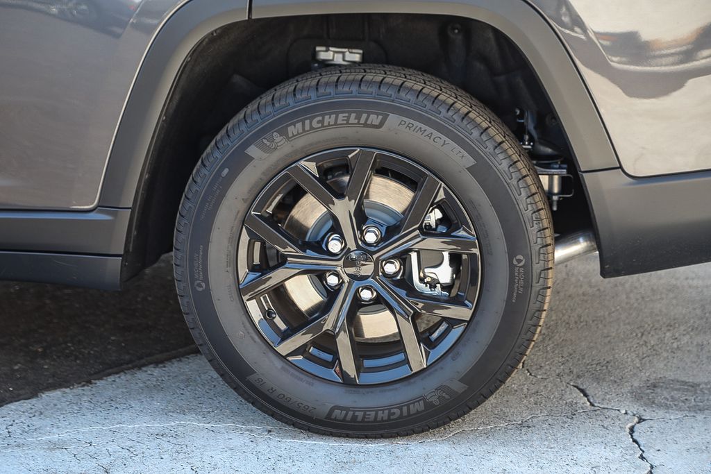 Thumbnail: 2026 Jeep Grand Cherokee L - 11