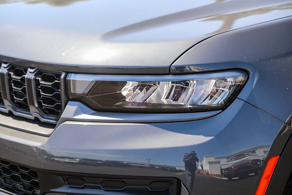Thumbnail: 2026 Jeep Grand Cherokee L - 9