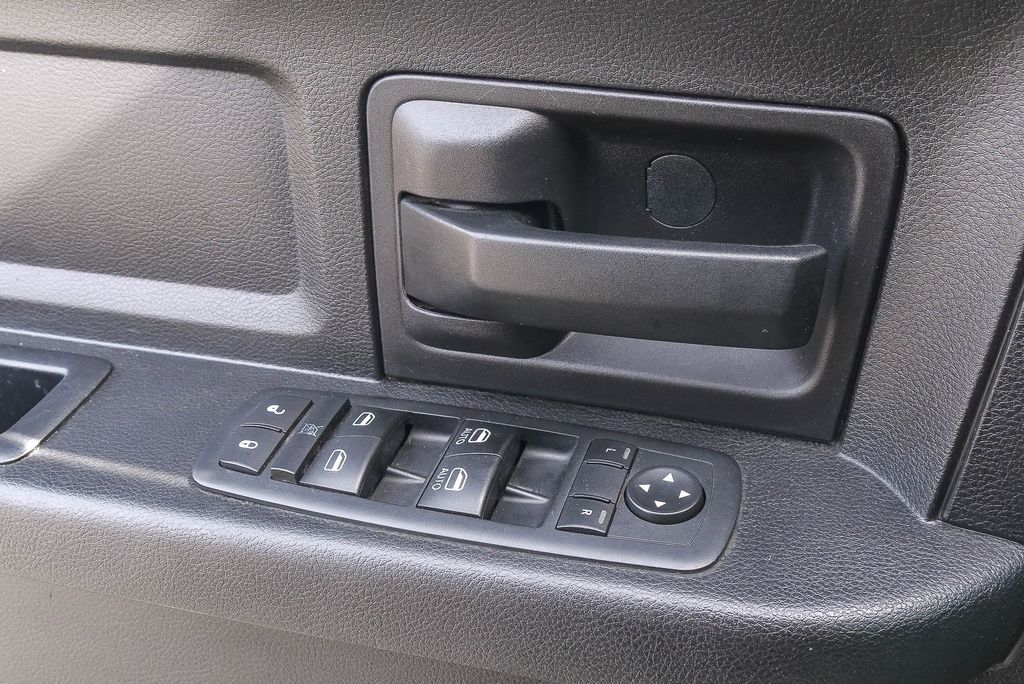 Thumbnail: 2016 RAM 1500 - 21