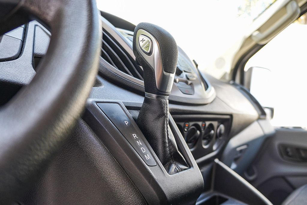 Thumbnail: 2018 Ford Transit Series - 8